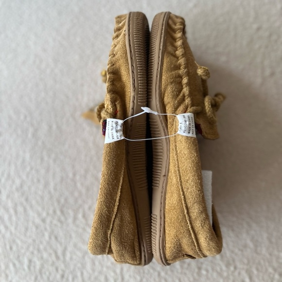NWT Genuine Suede Moccasin Slippers 6 - Picture 10 of 14